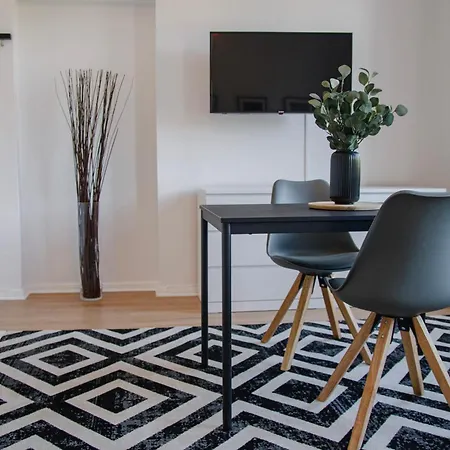 Arbio Monteurzimmer Parking Included * Grünheide